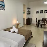 Beachfront Condo Large Apartament